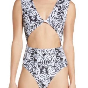 BETH RICHARDS Twist One-piece Swimsuit Women’s XS Bathing suit